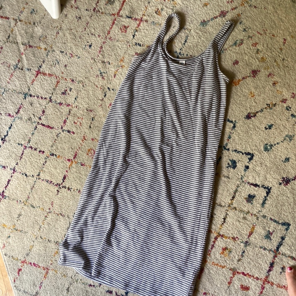 Old Navy - grey and white stripe dress